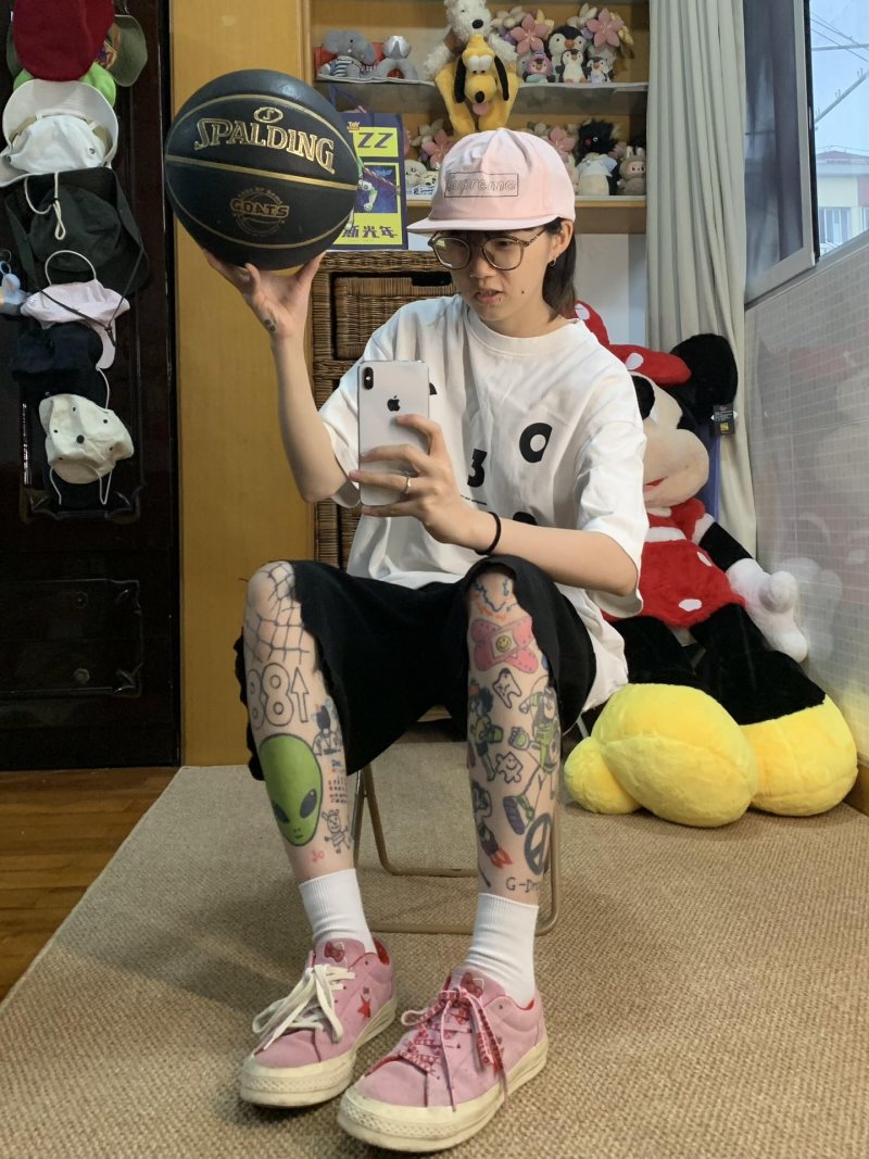 Converse x Hello Kitty view