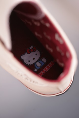 Converse x Hello Kitty And Friends x Swarovski view 9