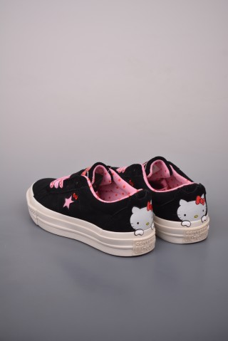 Converse x Hello Kitty One Star 'Black / Pink' view 2
