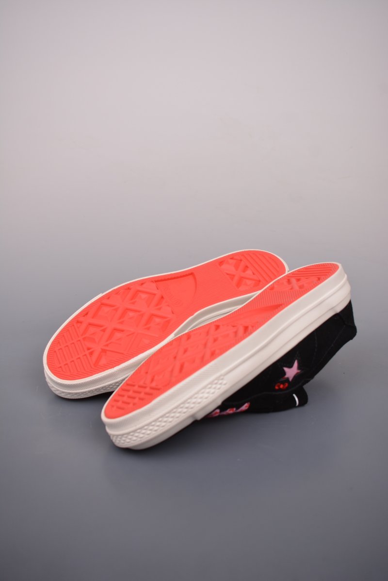 Converse x Hello Kitty One Star 'Black / Pink' view