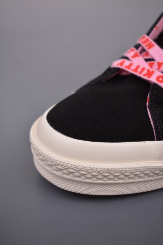 Converse x Hello Kitty One Star 'Black / Pink' view 6