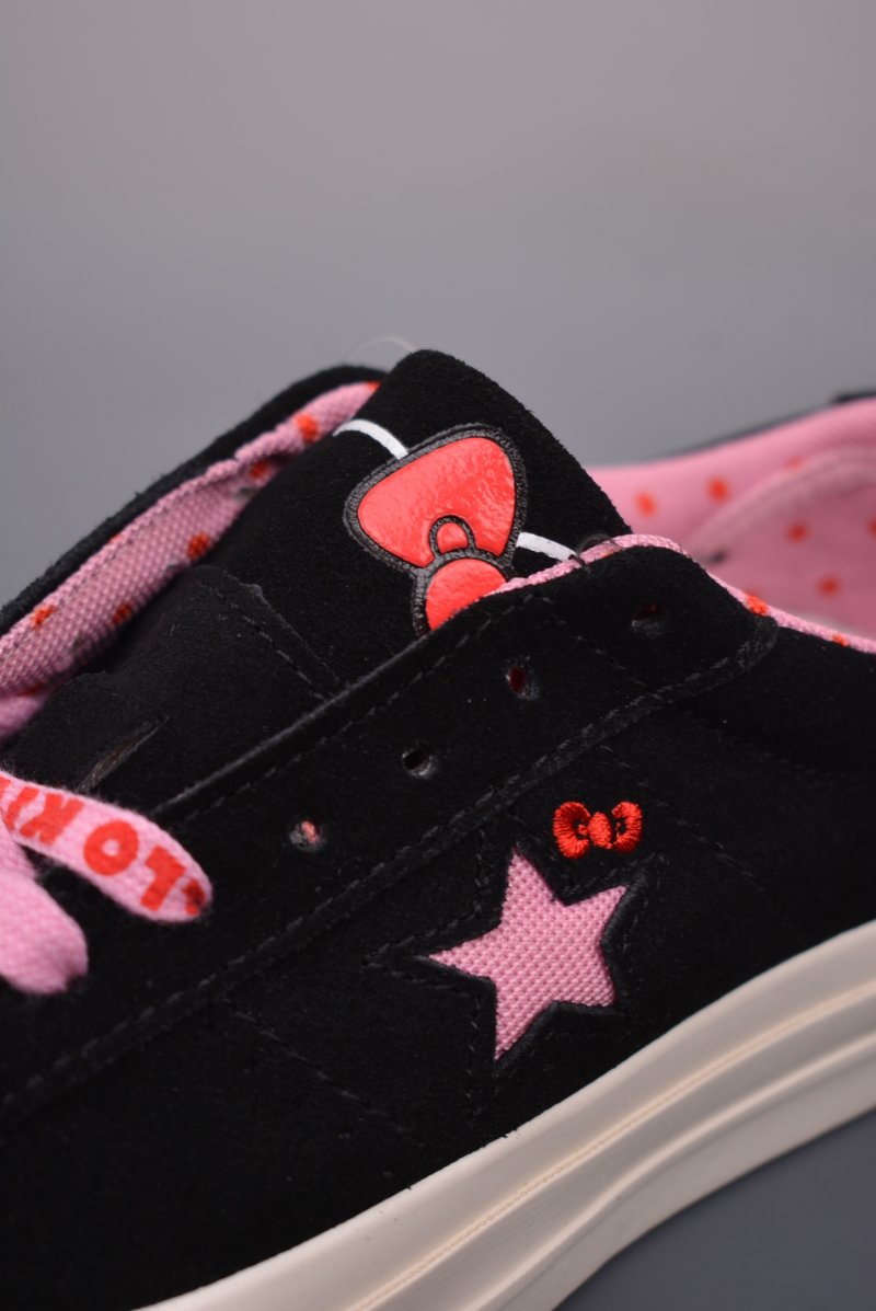Converse x Hello Kitty One Star 'Black / Pink' view