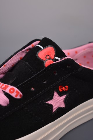 Converse x Hello Kitty One Star 'Black / Pink' view 7