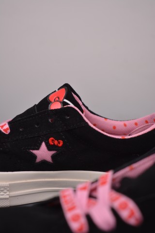 Converse x Hello Kitty One Star 'Black / Pink' view 8