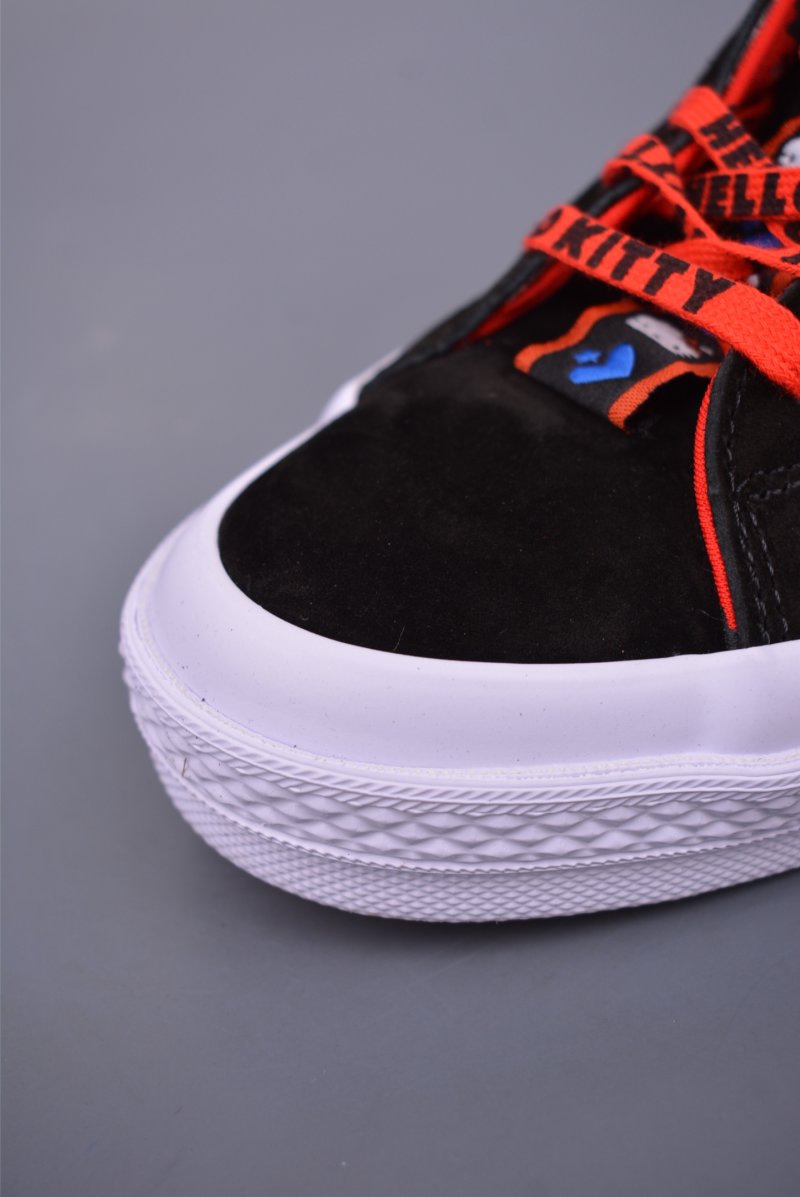Converse x Hello Kitty One Star 'Black / Red' view