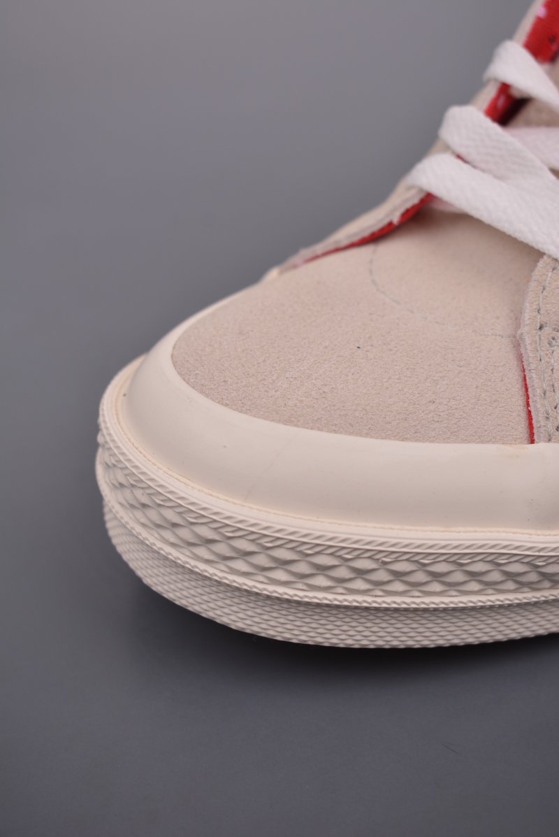 Converse x Hello Kitty One Star 'Crystal' view