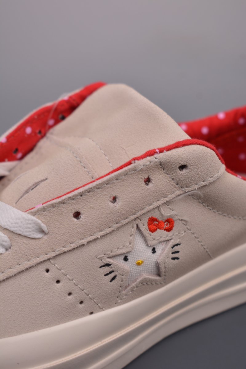 Converse x Hello Kitty One Star 'Crystal' view