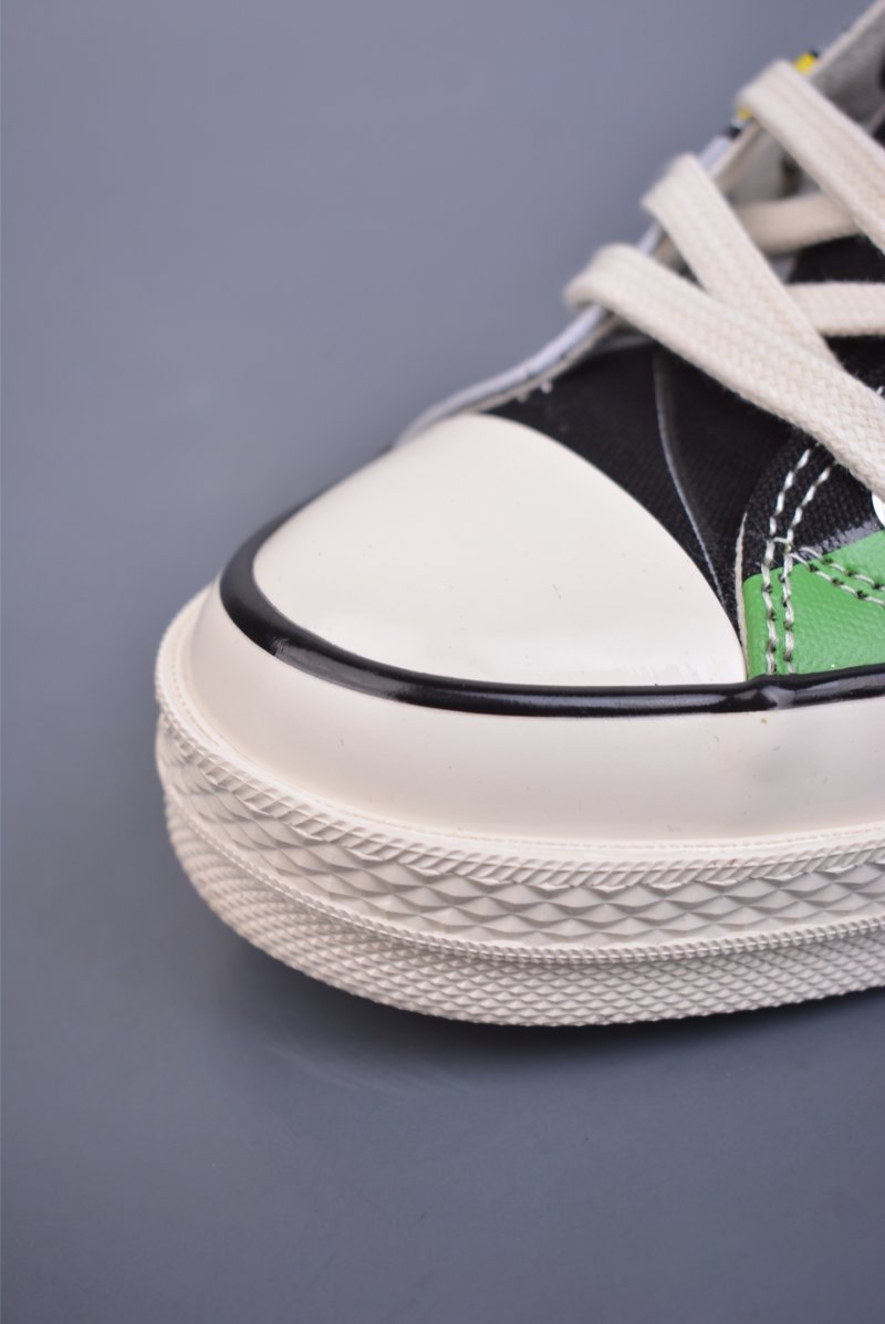 Converse x Tom and Jerry 1970s view