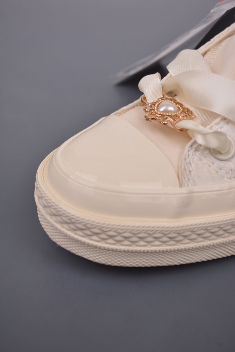 Converse Chuck 1970s 'White / Pink' view