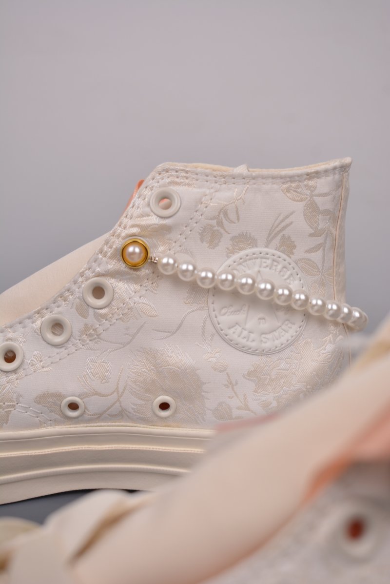 Converse Chuck 1970s 'White / Pink' view