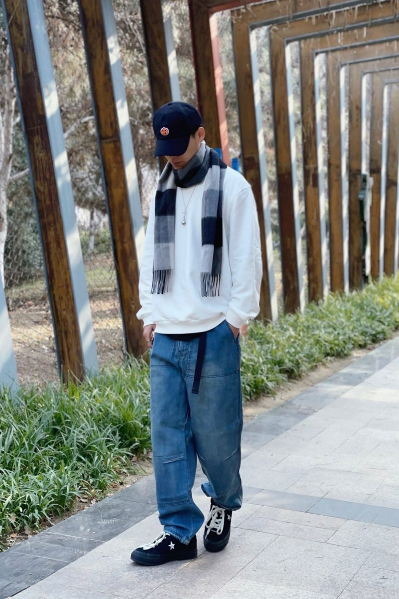 Converse x MADNESS One Star view