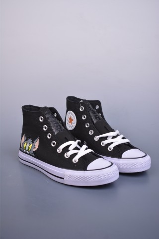 Converse x Tom and Jerry Chuck Taylor 'Black / White' view 1