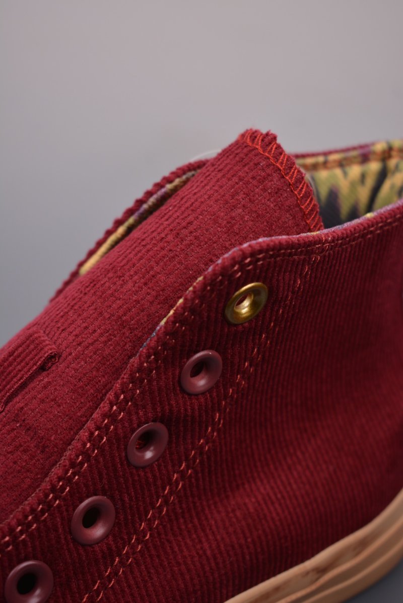 Converse x Wonka Chuck Taylor 'Burgundy / Gold' view