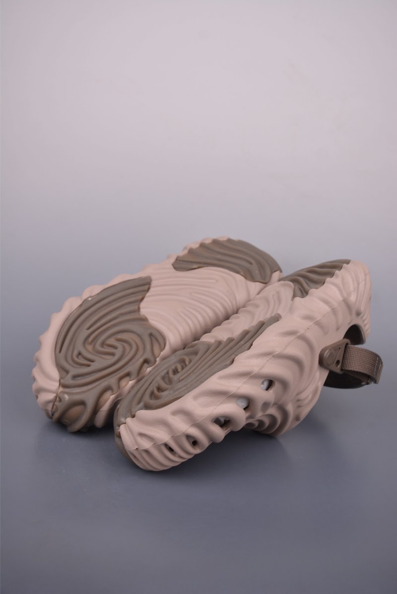 Crocs Classic Clog 'Croslite' view