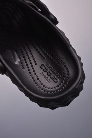 Crocs Classic Clog 'Durian' view 9
