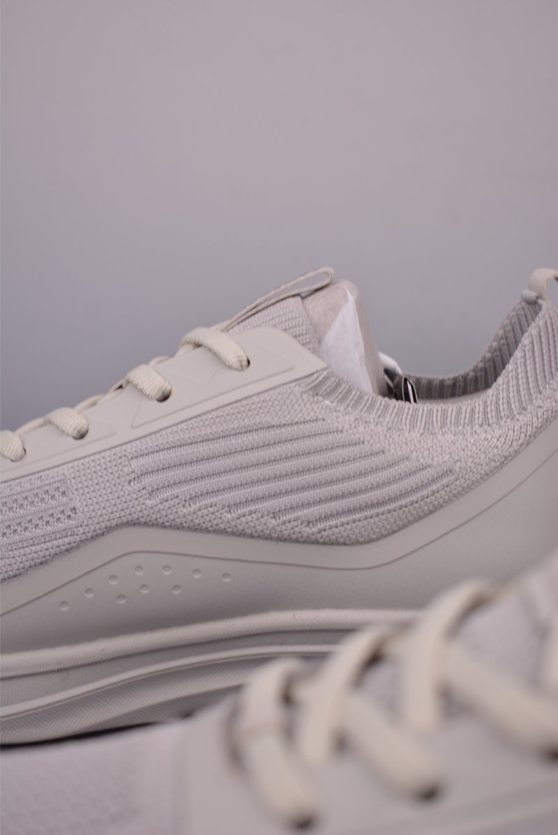 Descente Ease Wire view