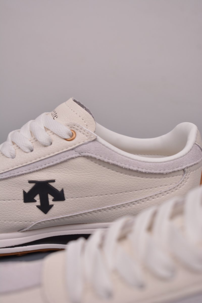 Descente Sport Style Chron Racer view