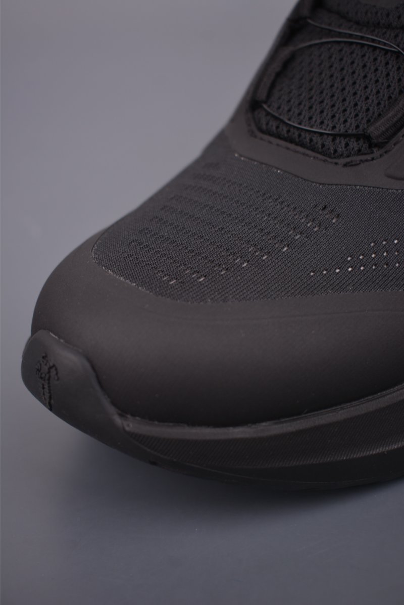 Descente Lavitate GTX view