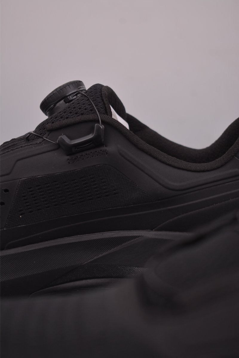 Descente Lavitate GTX view