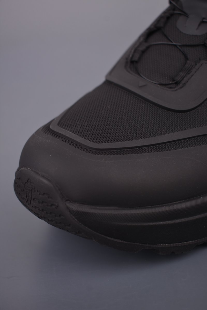 Descente Lavitate GTX view