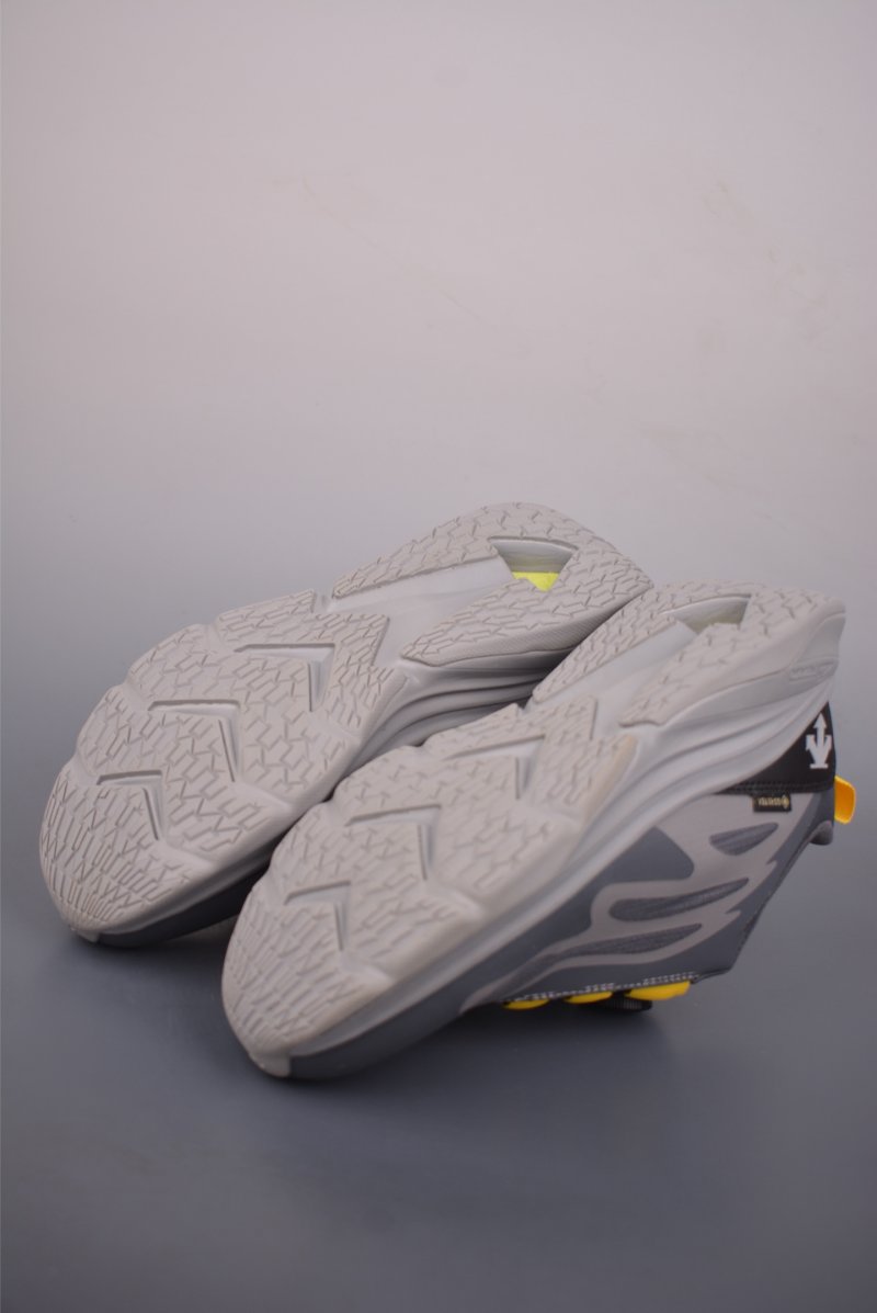 Descente Lavitate GTX Wire view