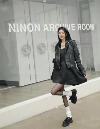 Dr. Martens Classic Boot view 3