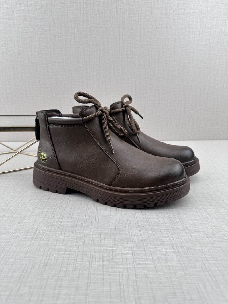 Dr. Martens Q11 Boot view