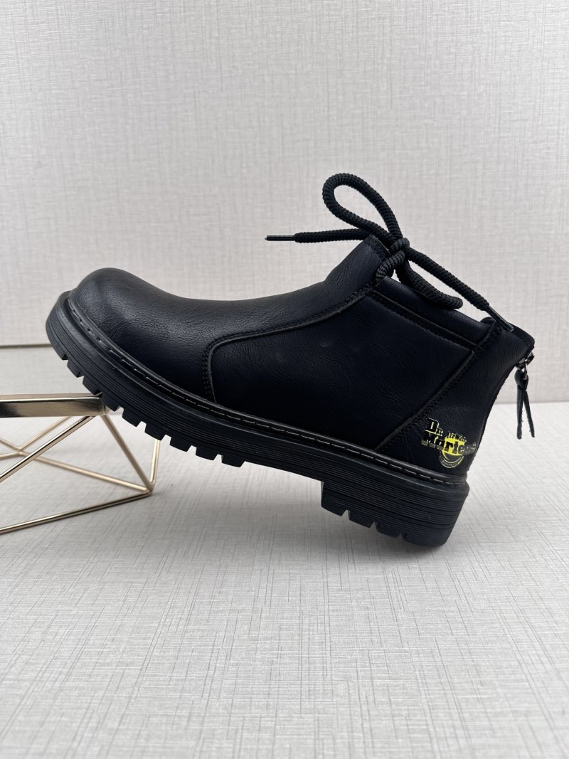 Dr. Martens Q11 Boot 'Black'