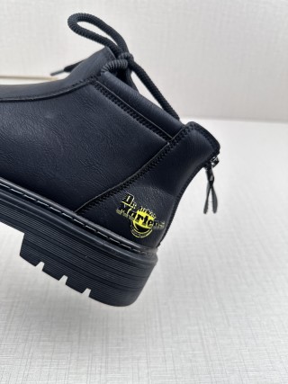 Dr. Martens Q11 Boot 'Black' view 8