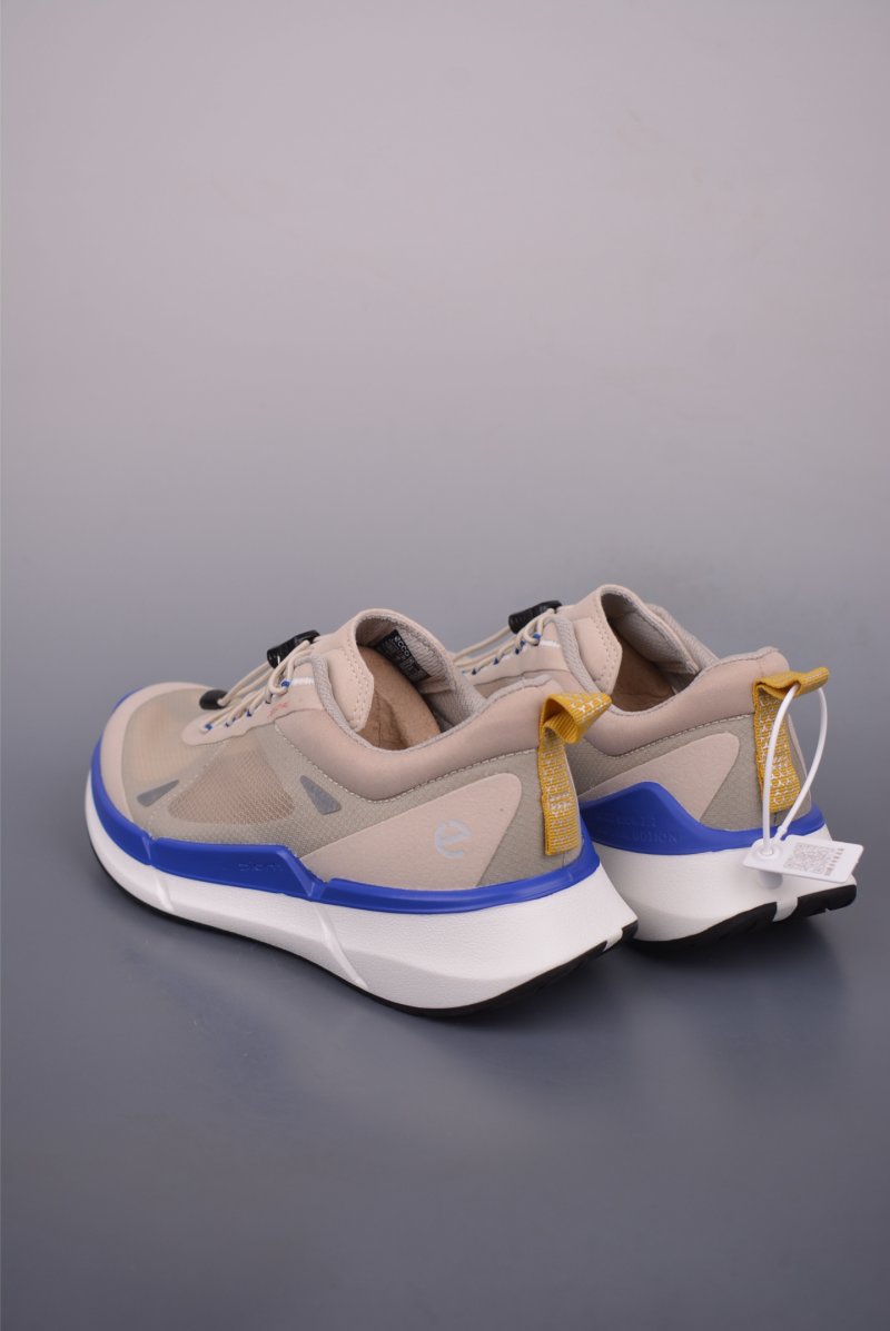 ECCO Sneakers view