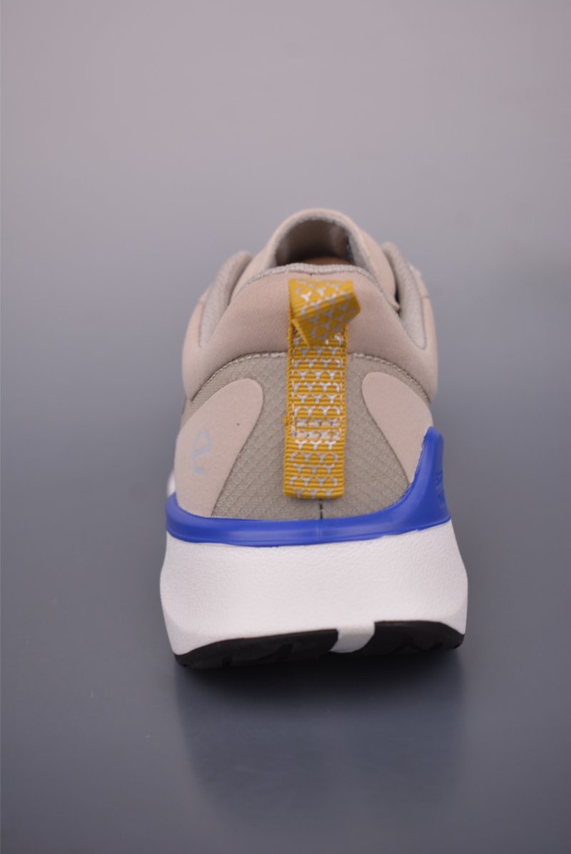 ECCO Sneakers view