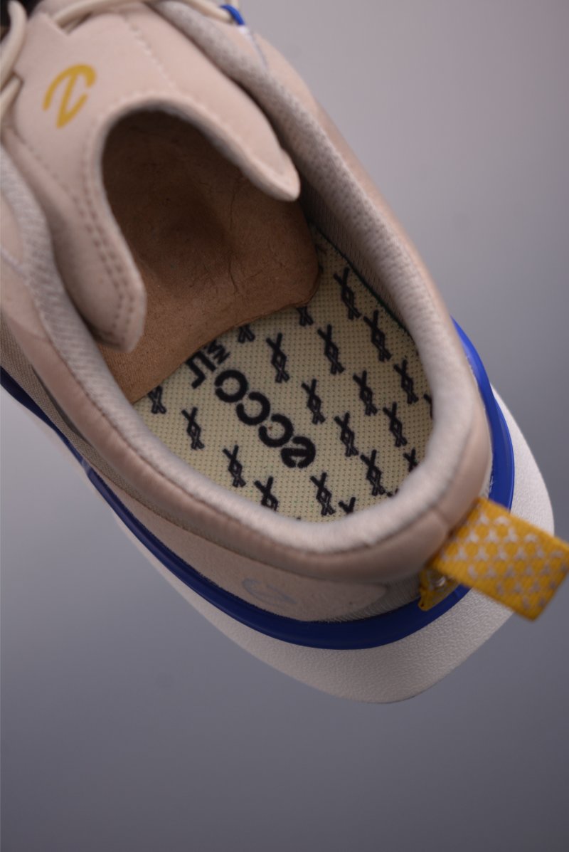 ECCO Sneakers view