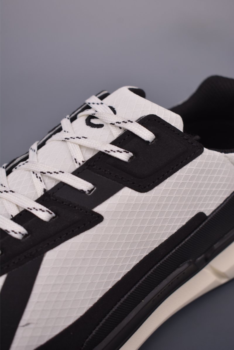 ECCO Sneakers view