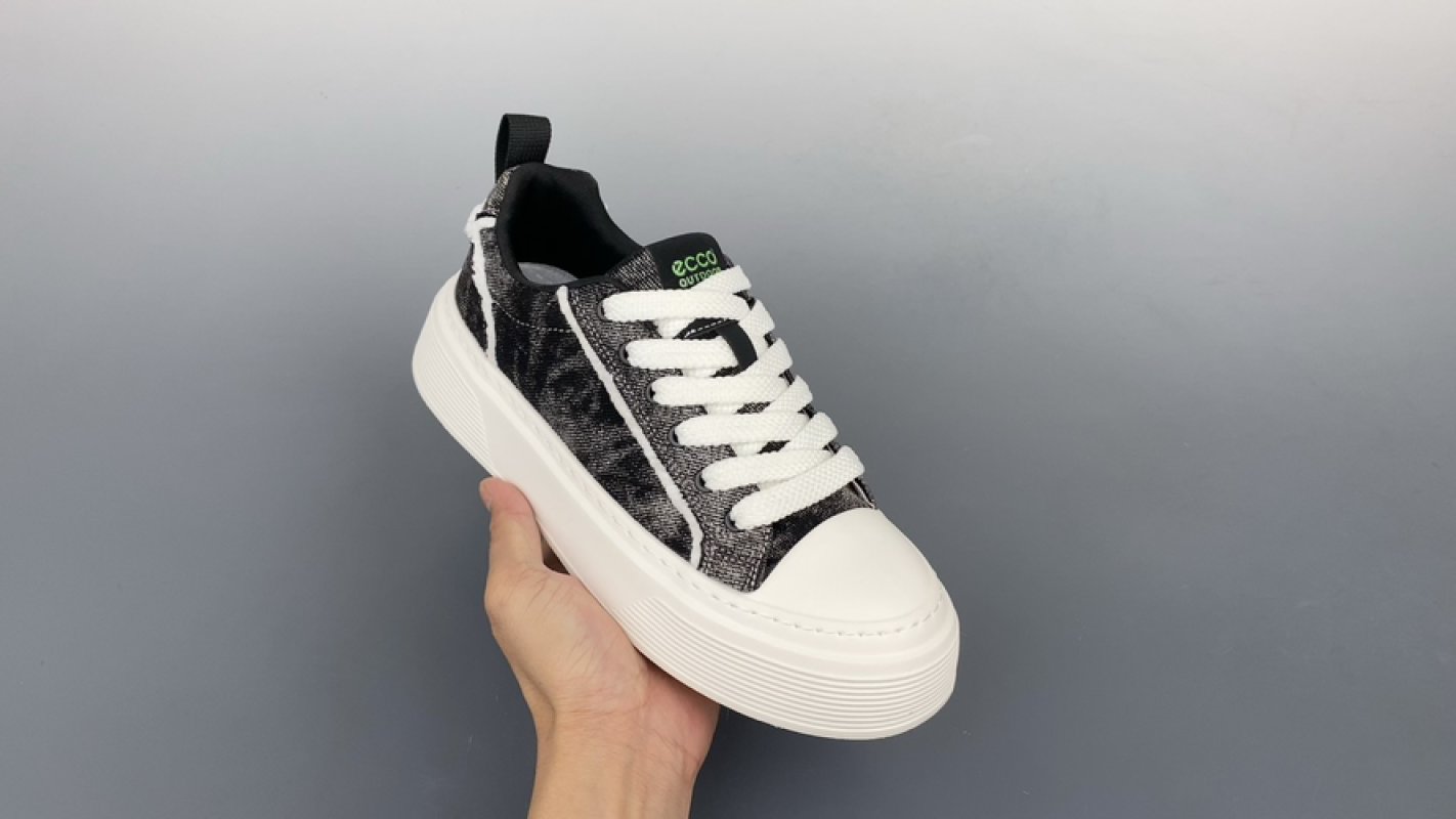ECCO Running Shoe