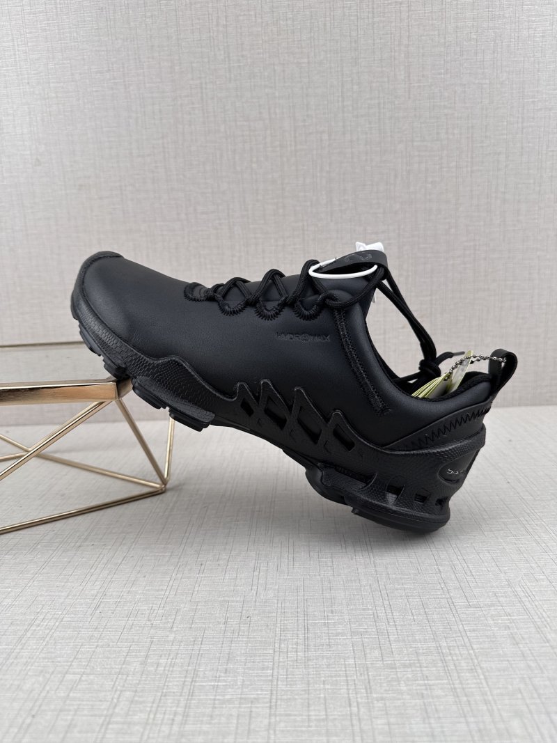 ECCO Biom E11