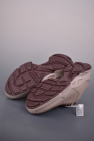 Ecco Biomc 'Yellow' view 3
