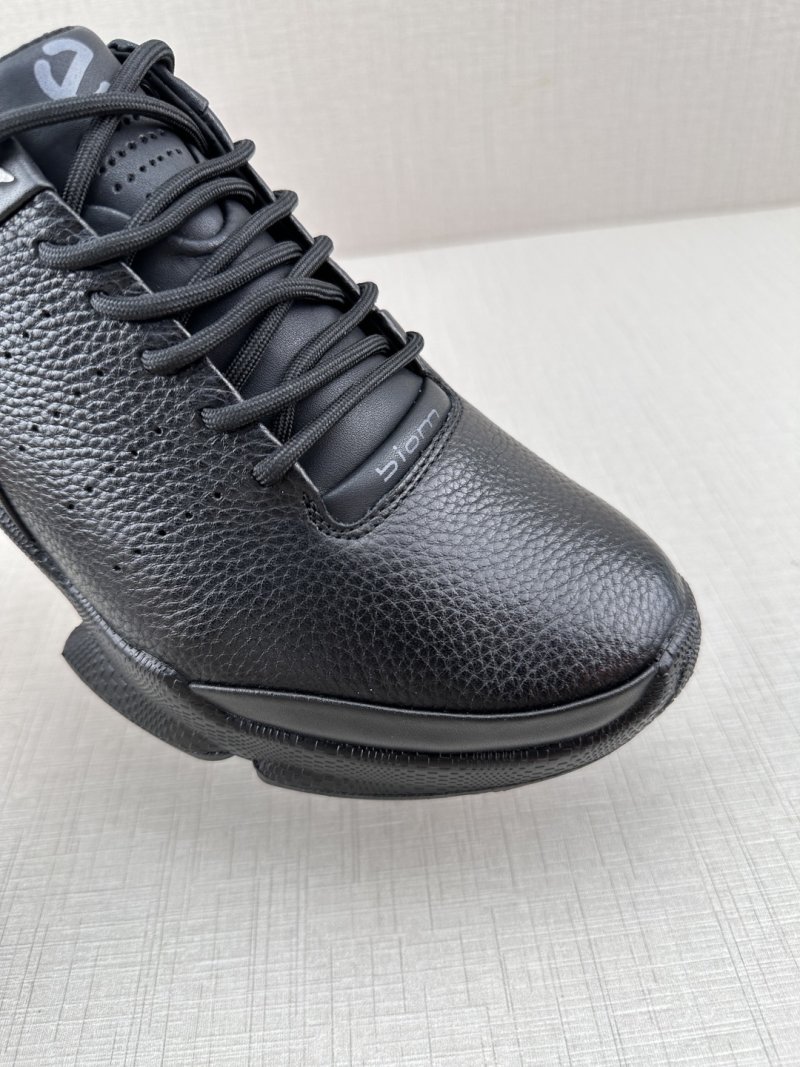 Ecco JJ11 'Red' view