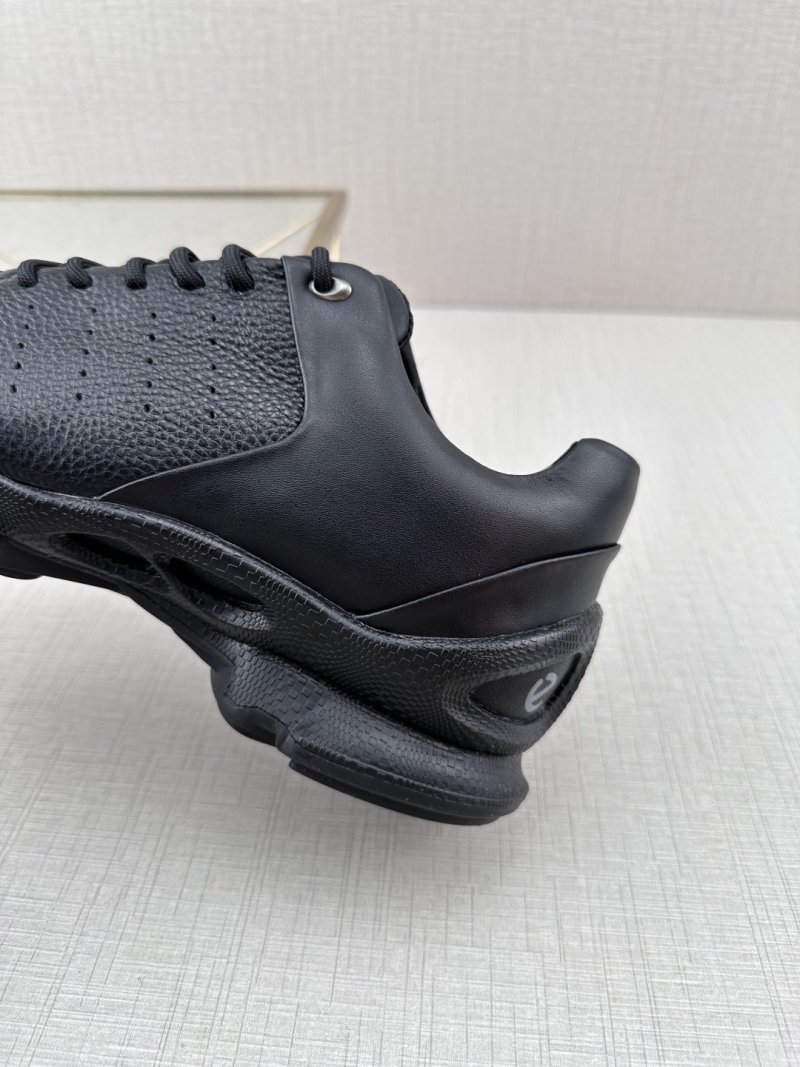 Ecco JJ11 'Red' view