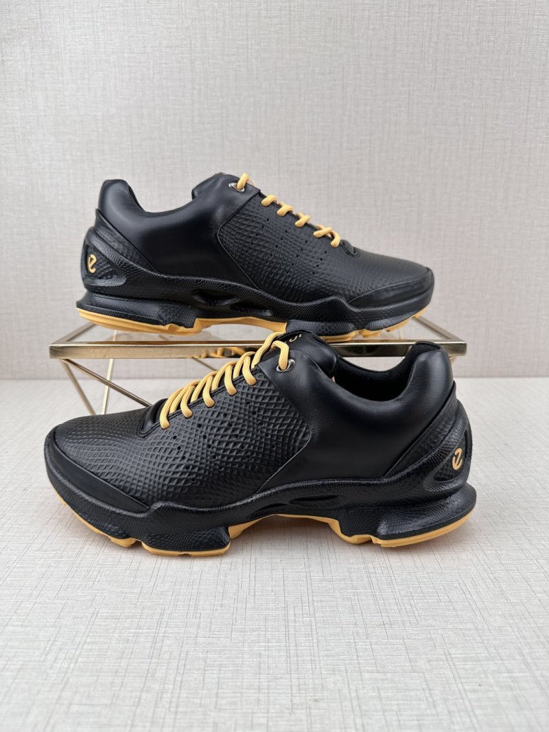 Ecco JJ11 'Red' view