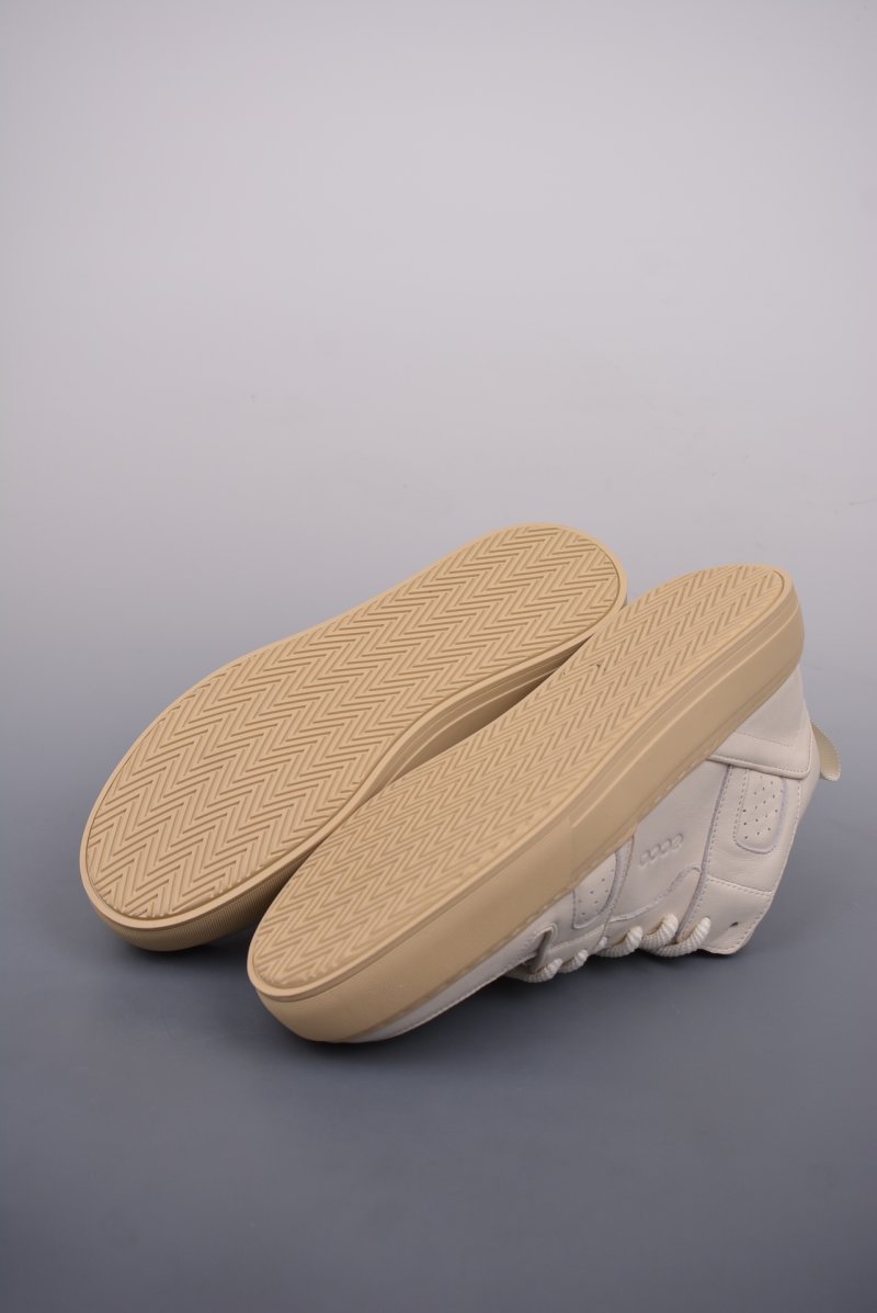 Ecco PU 'White' view