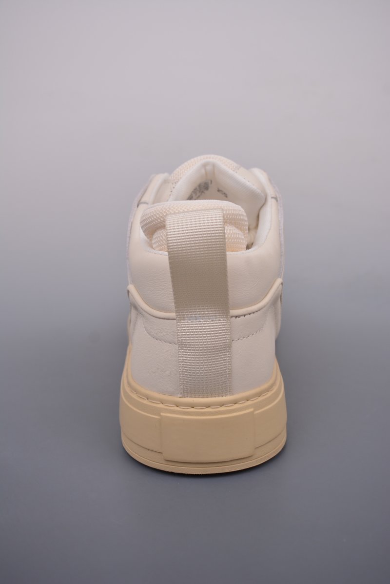 Ecco PU 'White' view
