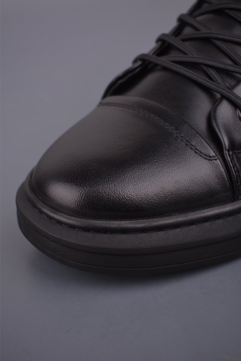 Ecco PU 'Black' view