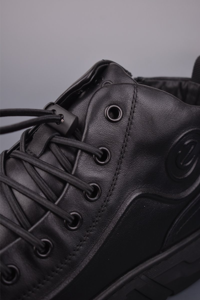 Ecco PU 'Black' view