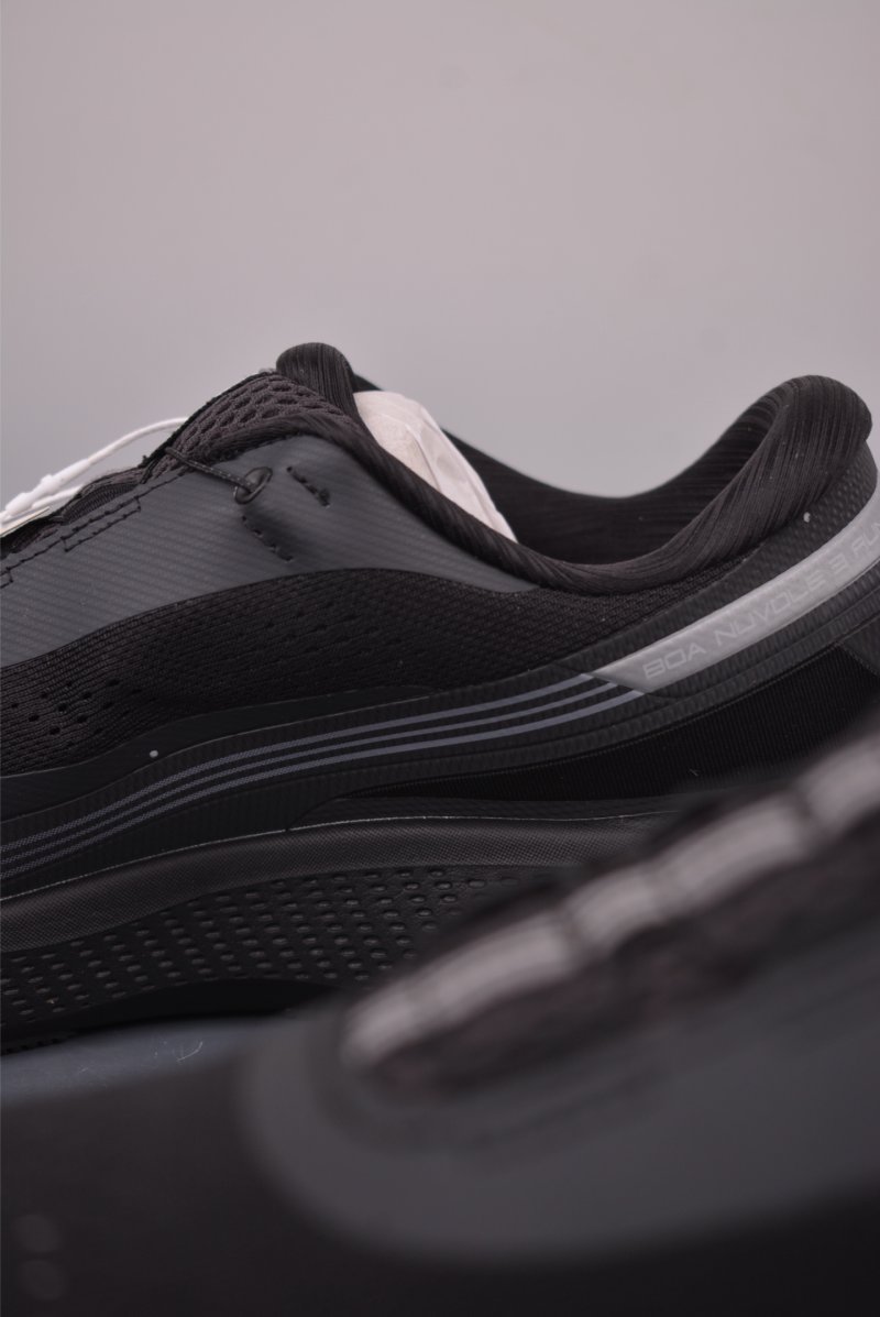 Fila Basketball Shoes view
