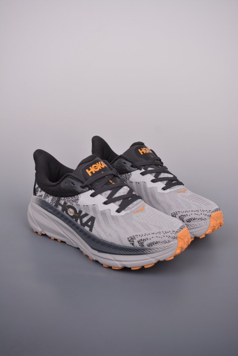 Hoka Challenger ATR 7