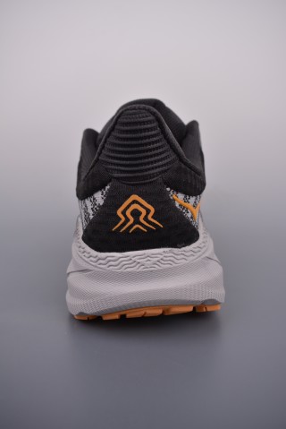 Hoka Challenger ATR 7 view 4