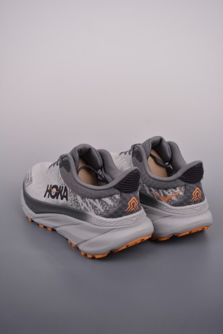 Hoka Challenger ATR 7 view 2