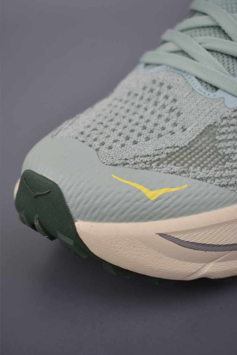 Hoka Challenger 8 view