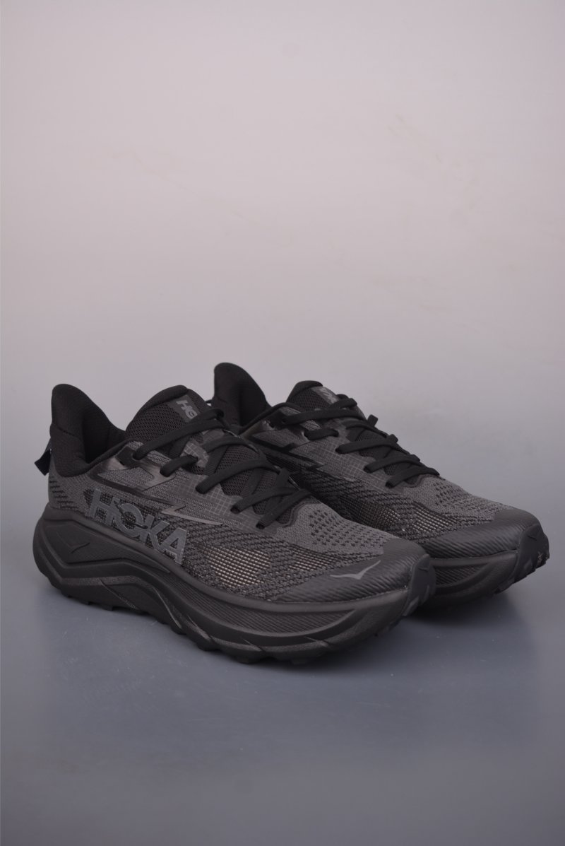 Hoka Challenger 8