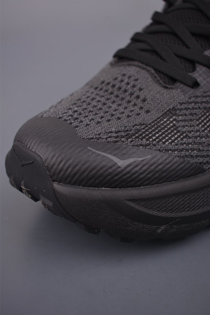 Hoka Challenger 8 view